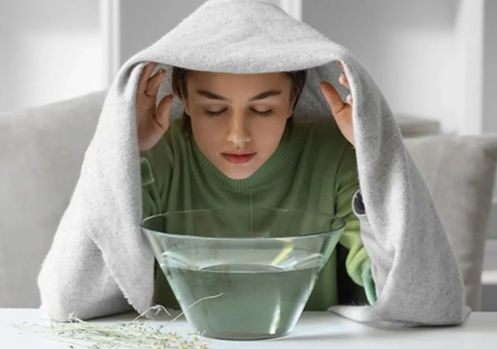 Vaporizaciones con eucalipto, ideales para aliviar la tos, despejar las vías respiratorias. El eucalipto, con propiedades antibacterianas, antiinflamatorias y curativas, ayuda a mejorar la circulación, aliviar los síntomas de la gripe y ayuda a la salud respiratoria de manera natural. Perfecto para un descanso revitalizante y una desintoxicación del cuerpo.