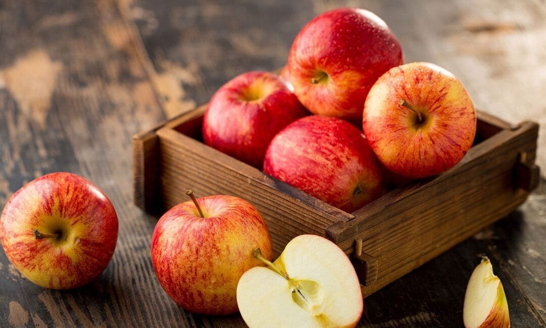 Deliciosas manzanas rojas antioxidantes, manzana la fruta ideal para mejorar tu salud, fresca, rica y natural, manzana para jugo antioxidante y vitamina c.