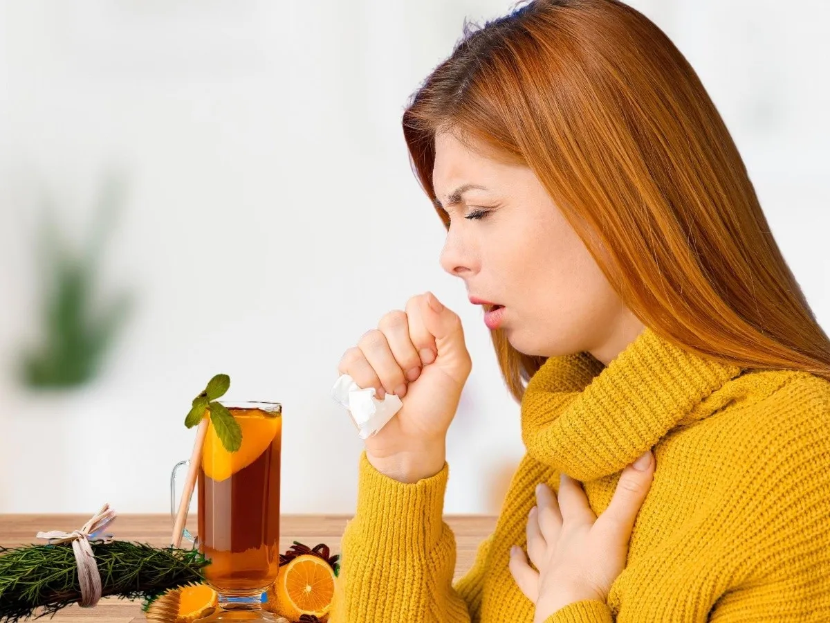 Jugos naturales con propiedades antibacterianas y antiinflamatorias como el de zanahoria fresca, naranja jugosa, betabel y hojas de eucalipto. Remedio casero para aliviar la tos, fortalecer el sistema inmunológico y mejorar la salud respiratoria.